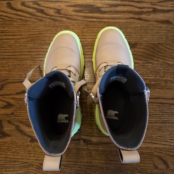 Sorel Beige and Bright Green Boots - Picture 5 of 7